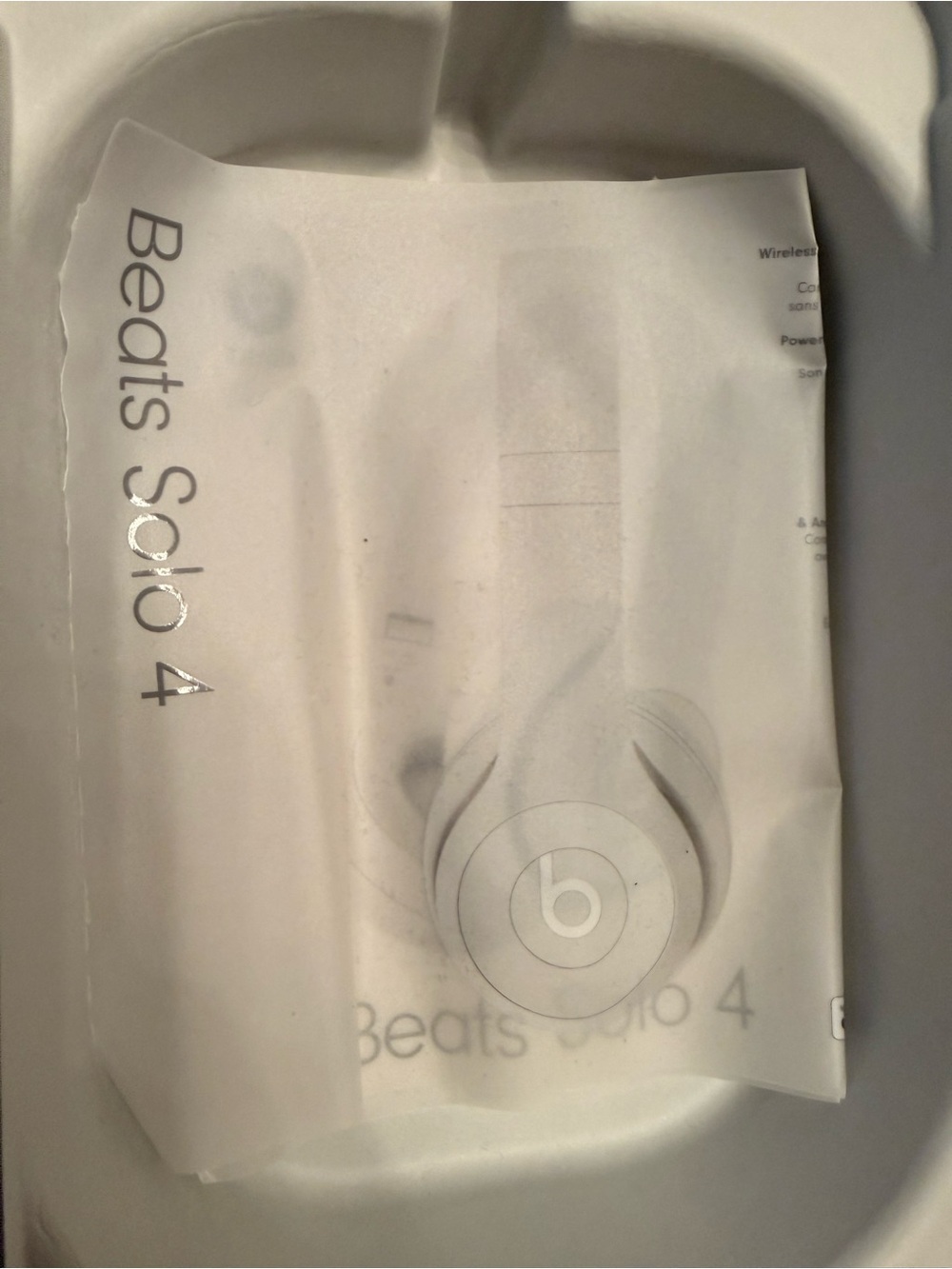 Beats by Dre Solo 4 On-Ear Headphones in Light Gray - Picture 8 of 10